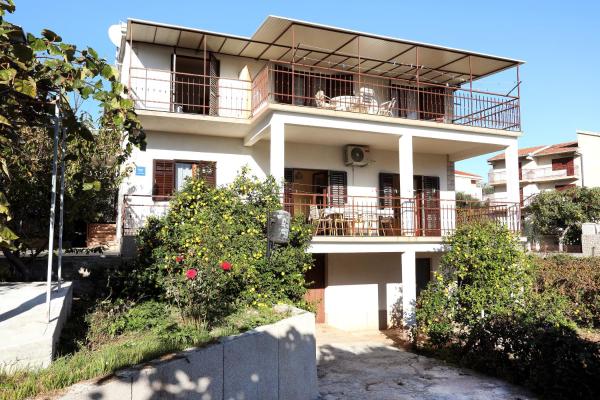 Apartman Gilan, Забронировать  Сегет-Враница Trogir Riviera