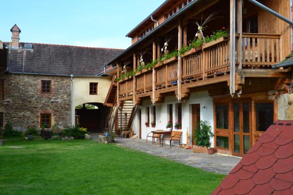 Selský Dvůr- apartmány a keramická dílna, Забронировать  Каёв Южная Богемия