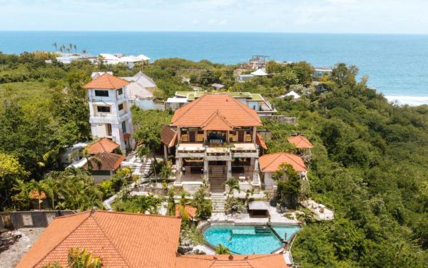 Uluwatu Mansion Hostel, Забронировать  Отели провинции Бали с парковкой, Парковка