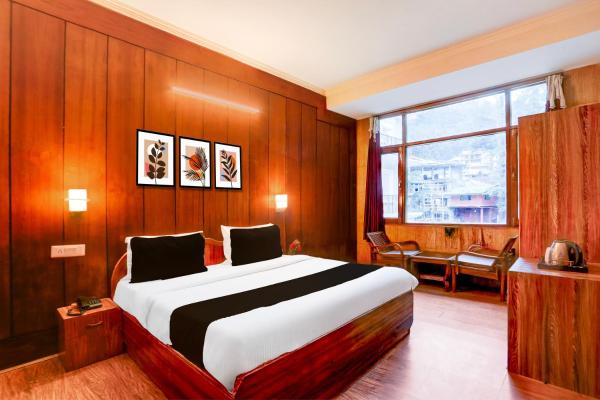 OYO 4838 Hotel The Valerian