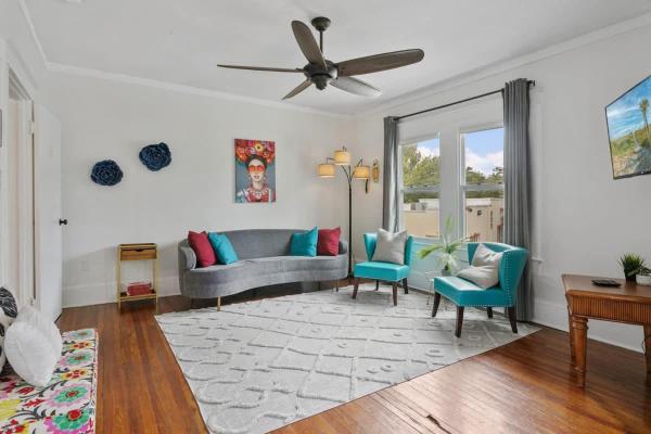 San Marco Villa Duplex w Backyard BBQ & Firepit, Забронировать Вилла Коттеджи Saint Augustine Area, Коттедж