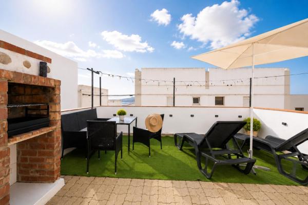 Sea View Villa with Terrace and BBQ, Забронировать  Сезимбра Costa Azul