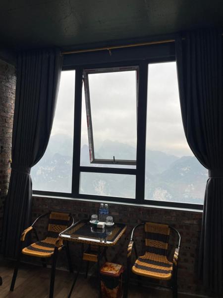 Moutain View, Забронировать  Отели Йен Миня с парковкой, Парковка