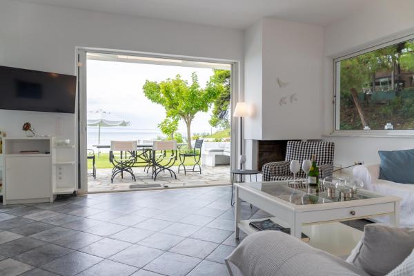 Seaside Villa, Забронировать  Отели Кассандра с парковкой, Парковка
