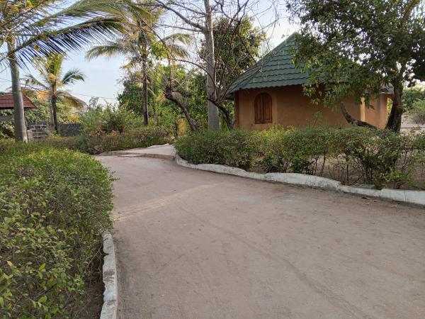 Campement les baobabs d\Abene, Забронировать  Отели области Зигиншор с бассейном, Бассейн