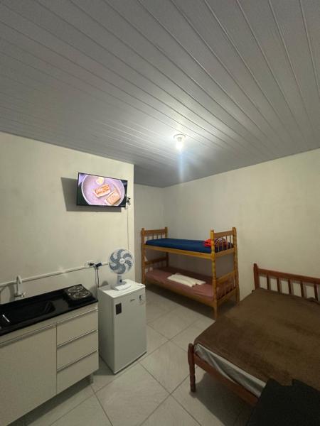 NOVO Ap Econômico em Paranaguá Completo com WiFi e Estacionamento Rotativo, Забронировать  Паранагуа Парана