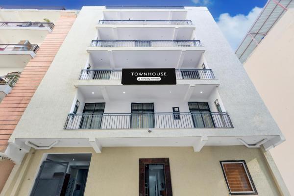 Townhouse Sector 8 Manesar, Забронировать  Гургаон 