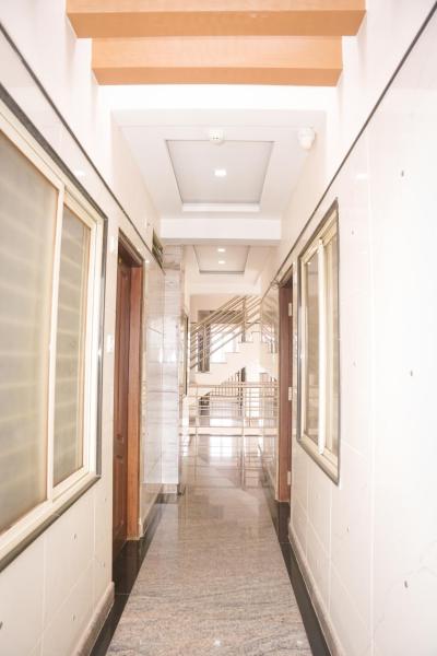 Hotel Koyla Boarding and Lodging, Забронировать  Отели штата Карнатаки с парковкой, Парковка