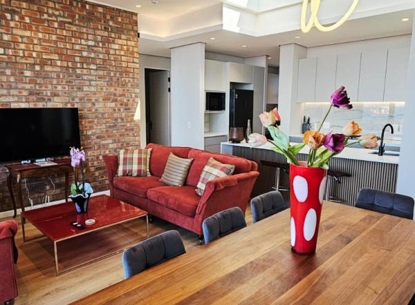 Alto Livello luxury Penthouse and duplex in Green Point with Sea and Mountain views