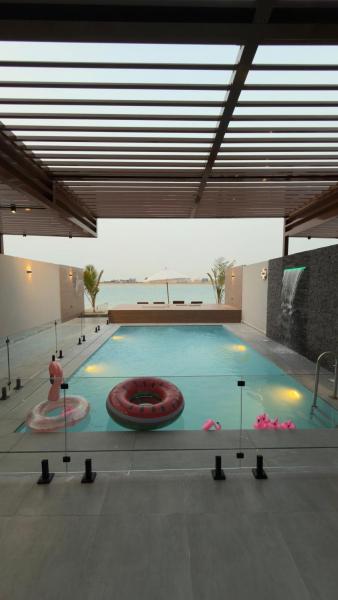 Sunrise Villa فيلا الشروق درة العروس, Забронировать  Отели Дурат-Алароус с бассейном, Бассейн