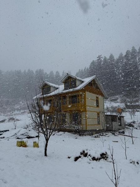 Ruh Musafir Homestay, Забронировать  Отели Шангарх с парковкой, Парковка