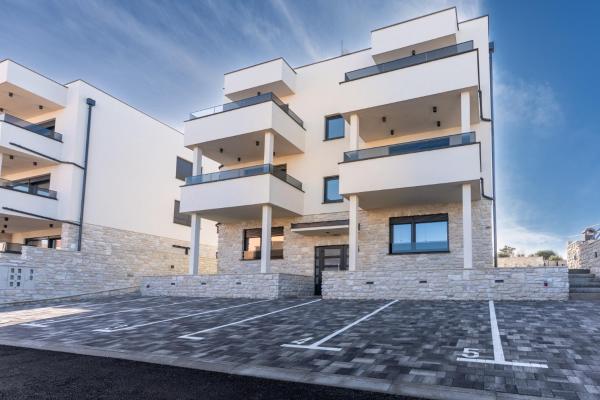 Noelia Pool Residence, Забронировать  Отели Новалья с бассейном, Бассейн