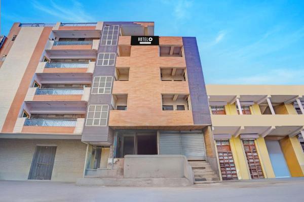 Super Hotel O Noida Sector 63 Formerly Aditya Residency, Забронировать  Нойда штат Уттар-Прадеш