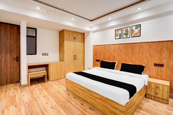 Hotel O Golden Sky, Забронировать  Нойда штат Уттар-Прадеш
