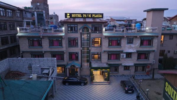 Hotel Park Plaza Srinagar, Забронировать  Сринагар Jammu & Kashmir Ski