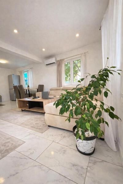 Radon apartments, Забронировать Апартаменты/квартира Добра-Вода Округ Бар, рядом с Пляж Велики Пиесак