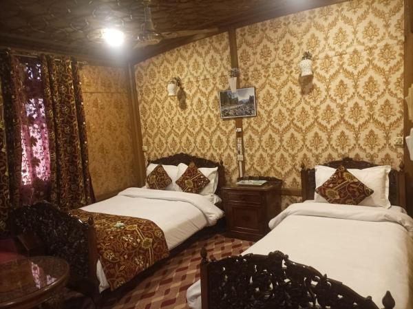 Aristotle Group Of Houseboats, Забронировать  Сринагар Jammu & Kashmir Ski