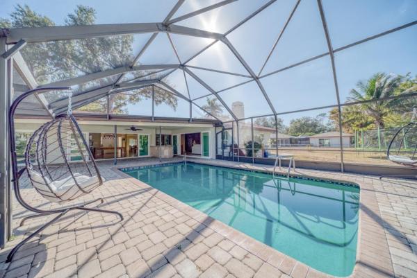 Villa En-haccore & Walfare next to ELRIO Golf Club-Heated Pool, Забронировать  Норт-Форт-Майерс Fort Myers Area