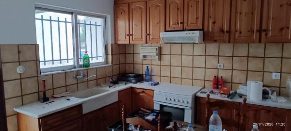 AVRA Airport Retreat Artemida, Забронировать  Отели Луца с парковкой, Парковка