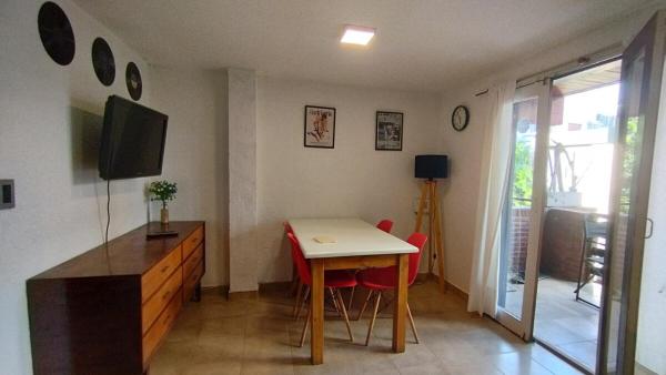 Duplex Amplio Zona Centro a 3 Cuadras del Mar, Забронировать  Пинамар 