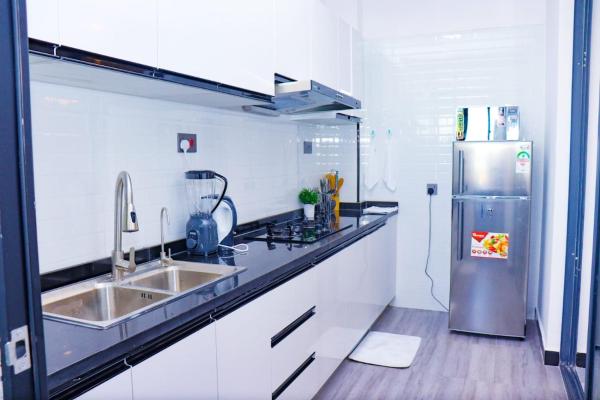 Executive two bedroom apartment which features swimming pool,gym and amazing scenic views