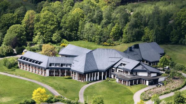 Bernstein Landhaus Nordhelle, Забронировать  Отели Bergisches Land с парковкой, Парковка