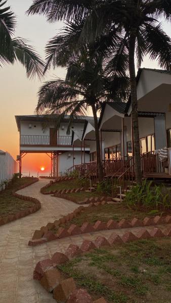 Ananas Beach Resort, Забронировать  Агонда 