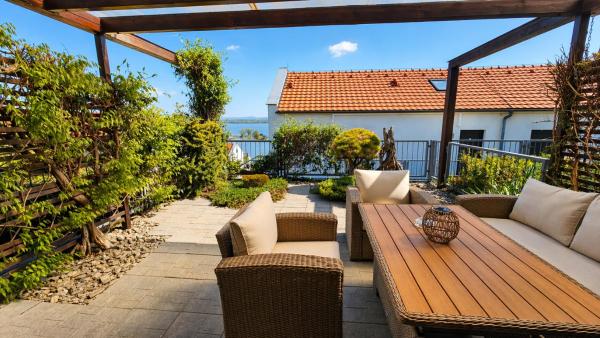 Apartmán Pálava 4 s terasou a výhledem na jezero