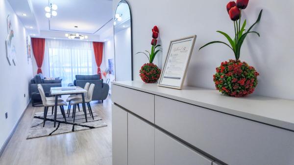 Kiki Cozy Homes - Heated pool, gym, kids play area, garden, roof top views, Забронировать  Отели Найроби Каунти с бассейном, Бассейн
