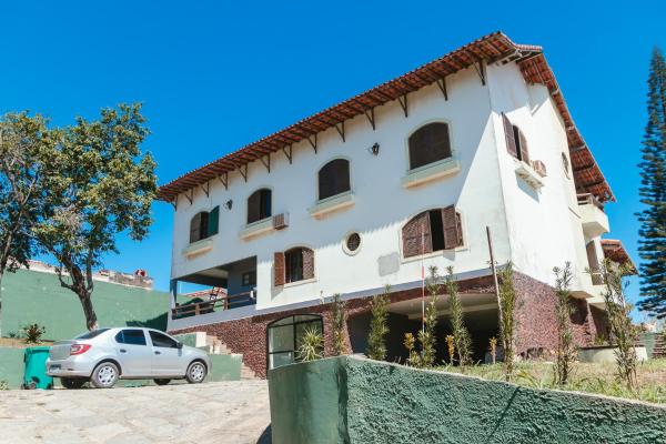 Caminho das Pedras 206, Забронировать  Отели штата Рио-де-Жанейро с парковкой, Парковка