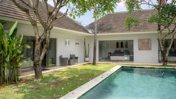 Villa Alana, 3 BR Villa in Kerobokan