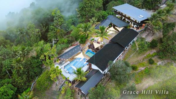 Gracehill Villa Berjaya Hill Bentong, Забронировать  Отели Паханг с парковкой, Парковка