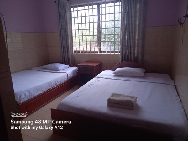 Riverside Hotel, Забронировать  Отели Kratie Province с парковкой, Парковка