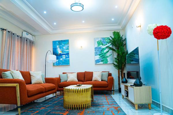 Modern Chic Apart, Забронировать  Отели Kofa с парковкой, Парковка