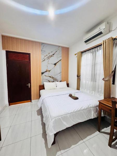 Pondok Palem Guest House, Забронировать  Отели провинции Бали с парковкой, Парковка