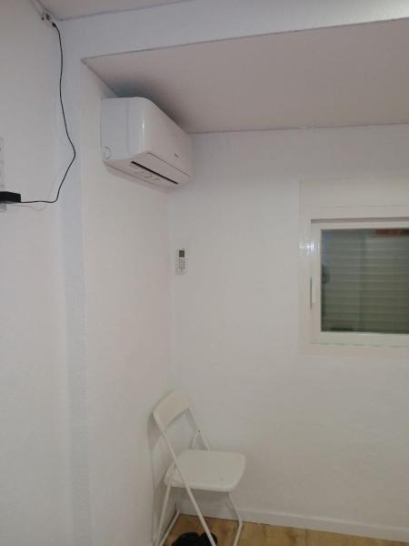 Habitacion 1 - Matrimonial con Sala y Balcón privado, Забронировать  Валенсия Коста-де-Валенсия, рядом с Тринитат