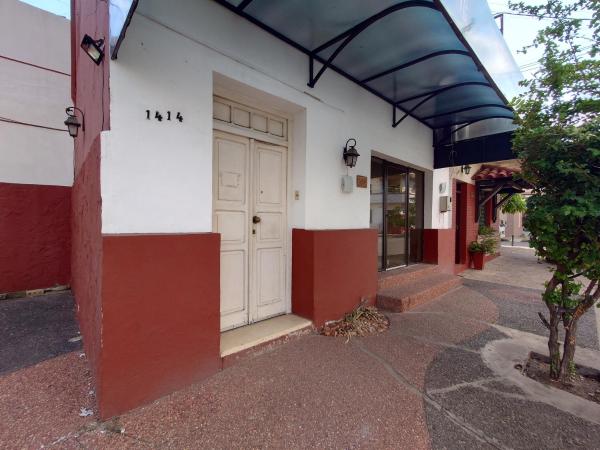 Hostel Chaton, Забронировать  Асунсьон Парагвай, рядом с Стадион «Рохелио Ливьерес»