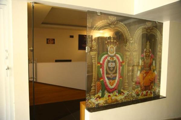 Auraakrish Residency Tiruvannamalai, Забронировать  Отели штата Тамилнада с парковкой, Парковка