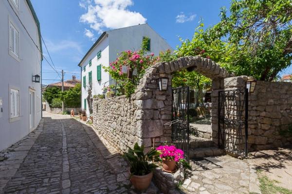 Rooms by the sea Osor - Losinj - 23106, Забронировать  Осор Остров Црес