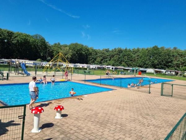 Camping San Lanaco, Забронировать  Отели Ланакен с бассейном, Бассейн