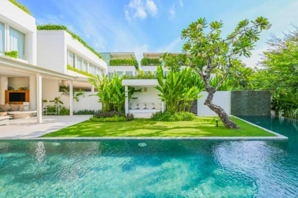 Yahira Stunning Garden 5 BR Private Pool Villa, Забронировать  Отели провинции Бали с парковкой, Парковка