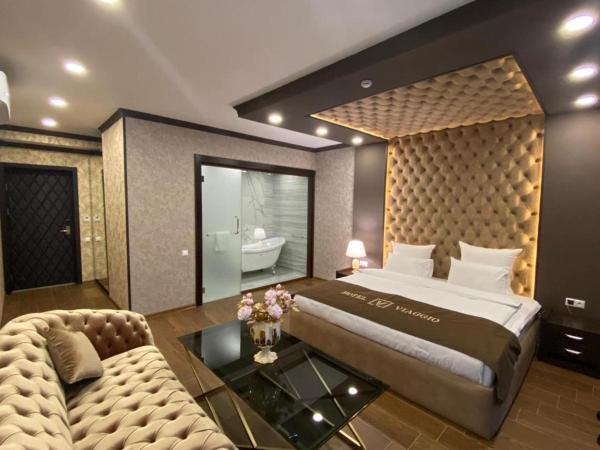 VIAGGIO HOTEl, Забронировать  Отели Еревана с парковкой, Парковка