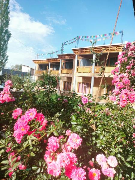Shumahouse, Забронировать  Лех Leh Ladakh