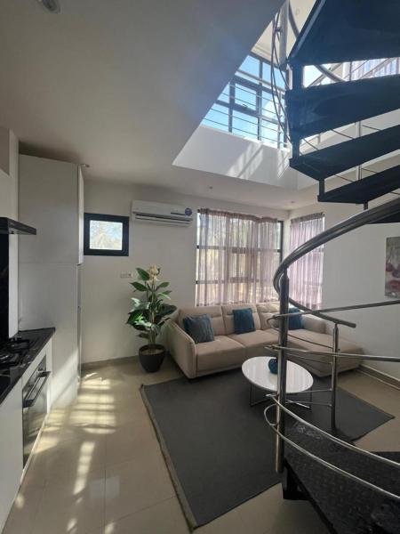 Duplex Almadies, Забронировать  Отели области Дакара с парковкой, рядом с Golf Des Almadies, Парковка