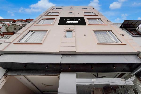 Super Townhouse Ram Talai Crossway Formerly Midway, Забронировать  Амритсар штат Пенджаб, рядом с The Celebration Mall