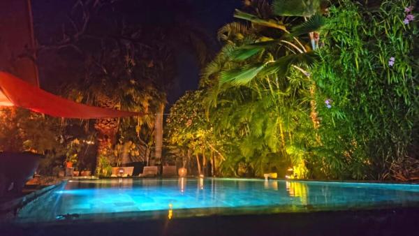 Villa Anjara Plage des Brisants proche centre ville à St-Gilles les bains, Забронировать  Отели Сен-Поль с бассейном, Бассейн