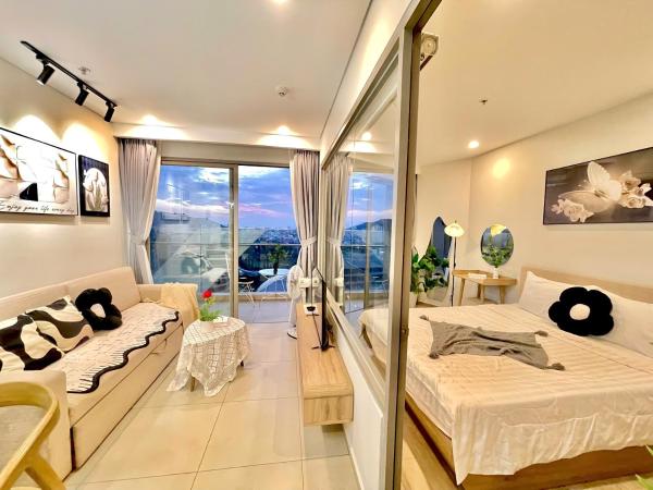 The Sóng Vung Tau Apartment - Pool Near Sea, Забронировать Апартаменты/квартира Отели Вунгтау с парковкой, Парковка