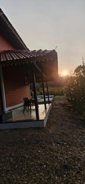 Aqua Terra Villas, Забронировать  Отели Бельур с парковкой, Парковка
