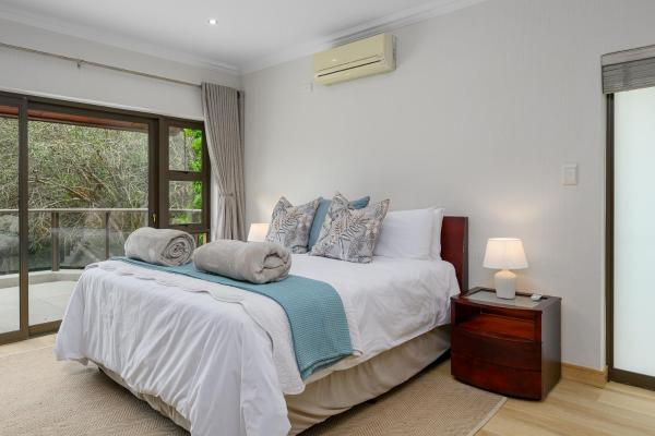 San Lameer Villa 401 - 4 Bedroom Deluxe - 8 Pax - San Lameer Rental Agency, Забронировать  Отели Durban South Coast с парковкой, Парковка