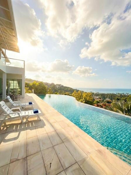 WhiteVilla Samui - 5BR Sea-View Villa with Pool, Забронировать  Отели Сурат Тхани с парковкой, Парковка